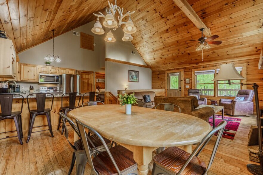 Building Photo - 745 Chickasaw Gap Way