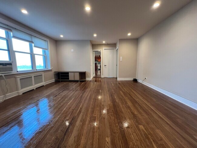 Building Photo - 8550 JFK Blvd E
