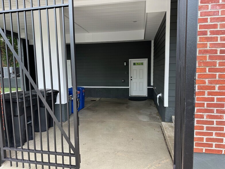 Building Photo - 256 N 32nd St