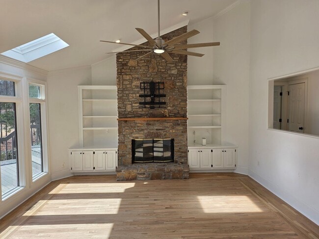 Building Photo - Private 4 bed 3 bath home located in Marietta on 4.5 acres