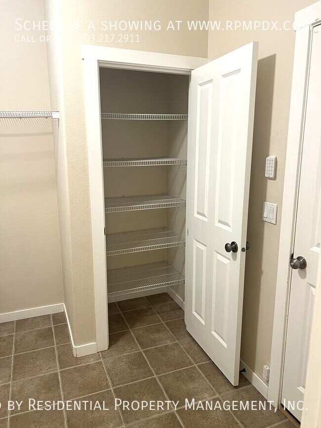 Building Photo - 15355 SW Greenfield Dr