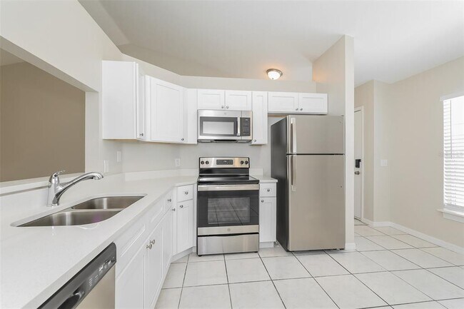 Building Photo - 807 Savona Pl