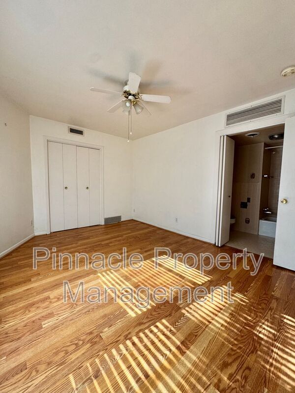 Building Photo - 2528 W Avenue N