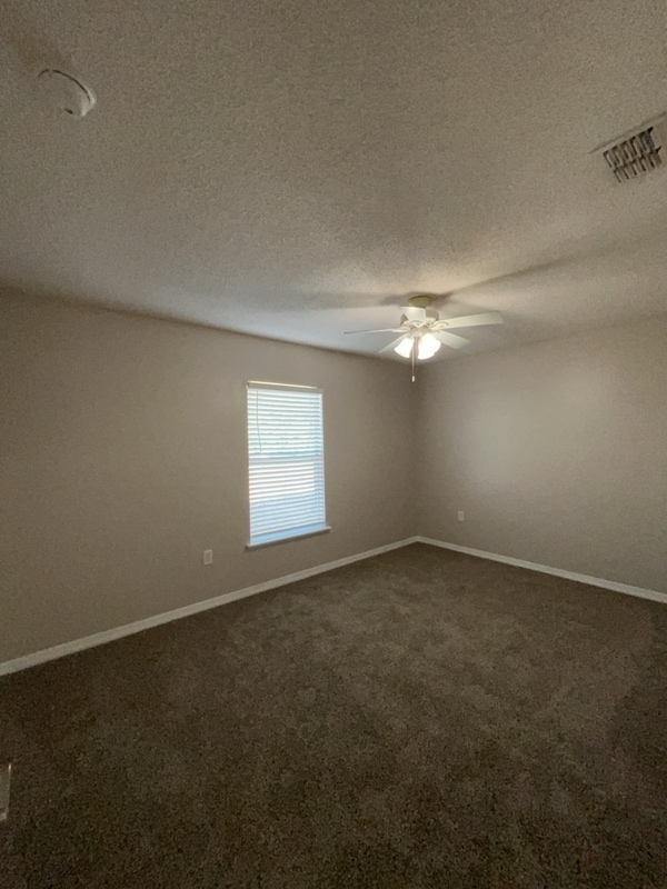 Building Photo - 841 Sun Ridge Village Dr