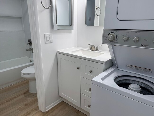 Building Photo - NOW OFFERING $400 OFF MOVE-IN COSTS Utilities Included – First Floor – In-Unit Washer/Dryer