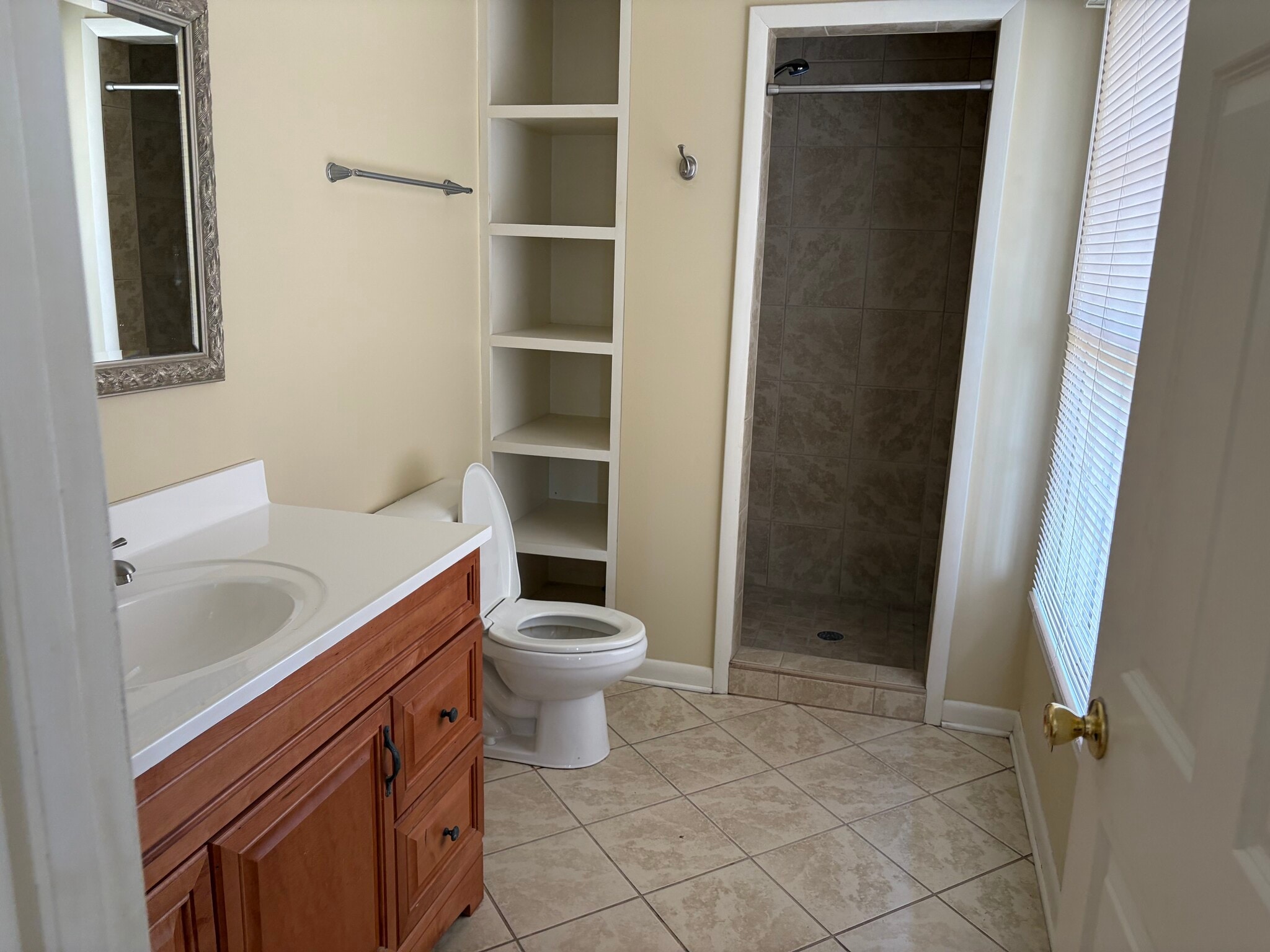 Building Photo - 16348 Woodcliffe Dr