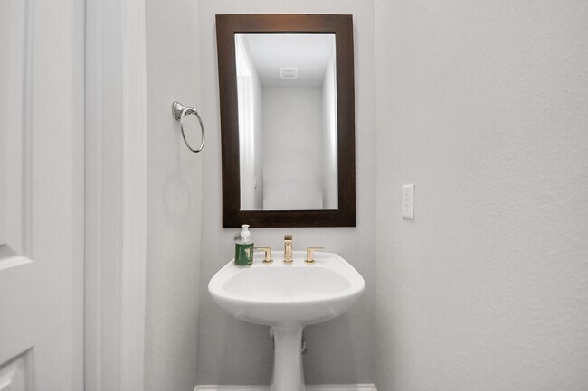 Building Photo - 9614 Riddlewood Ln