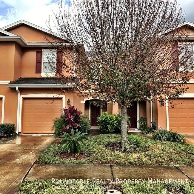 Primary Photo - Great 2 bedroom/ 2.5 bathroom townhome wit...