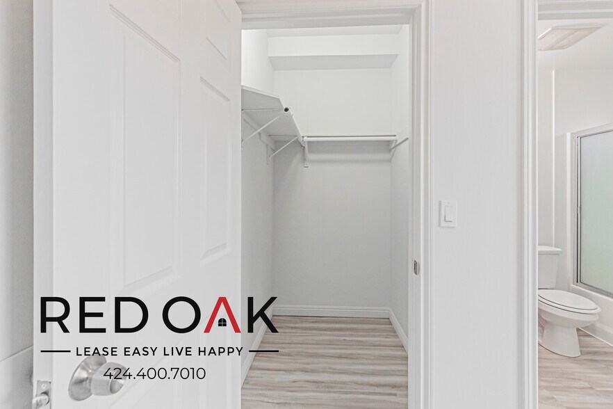 Building Photo - 6829 Simpson Ave