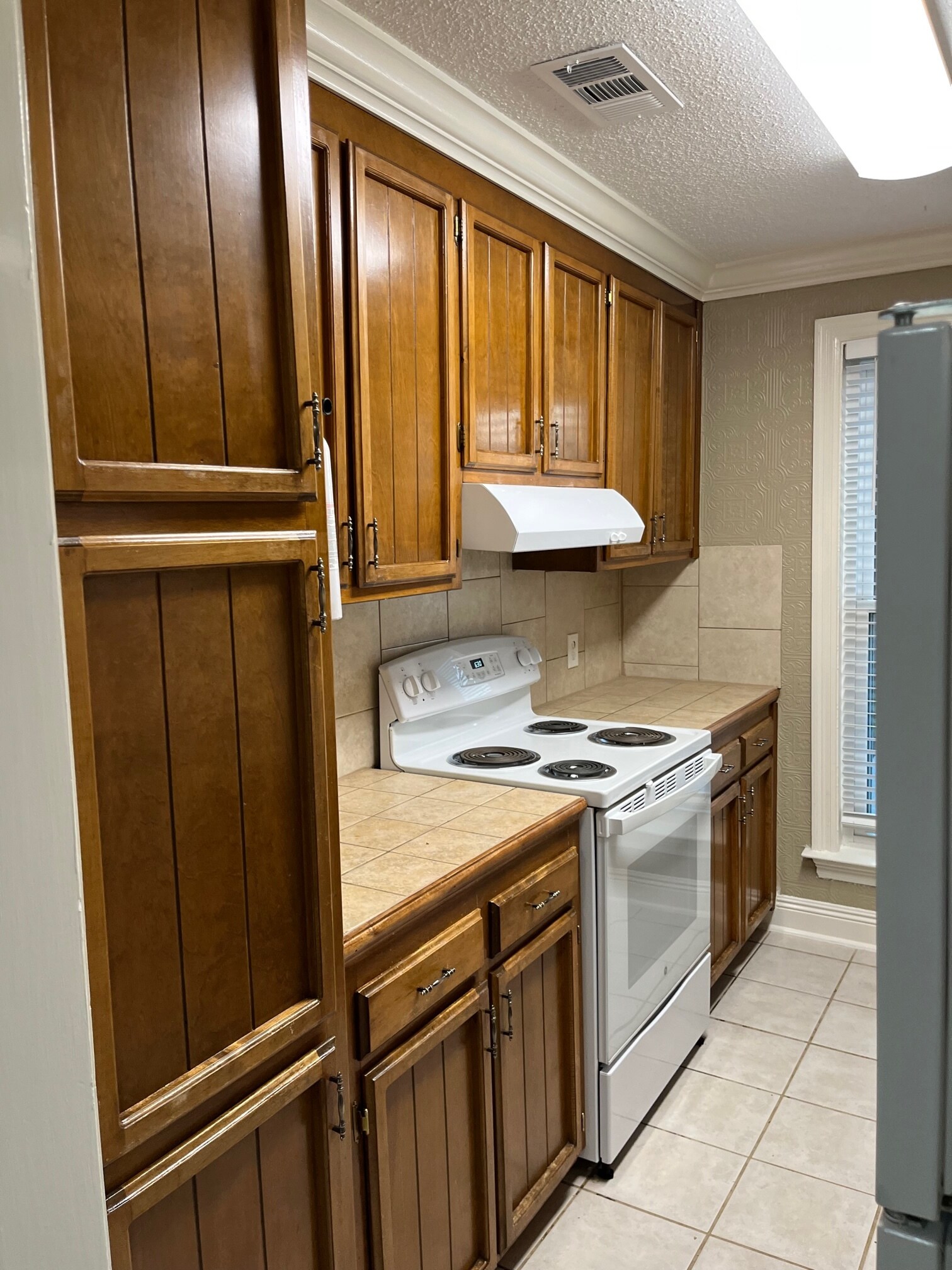 Building Photo - 6146 Parkcrest Ct