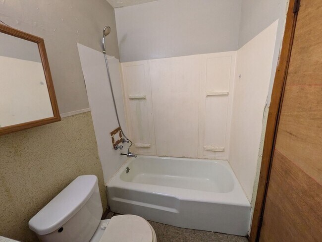 Building Photo - 4619 Hartel St