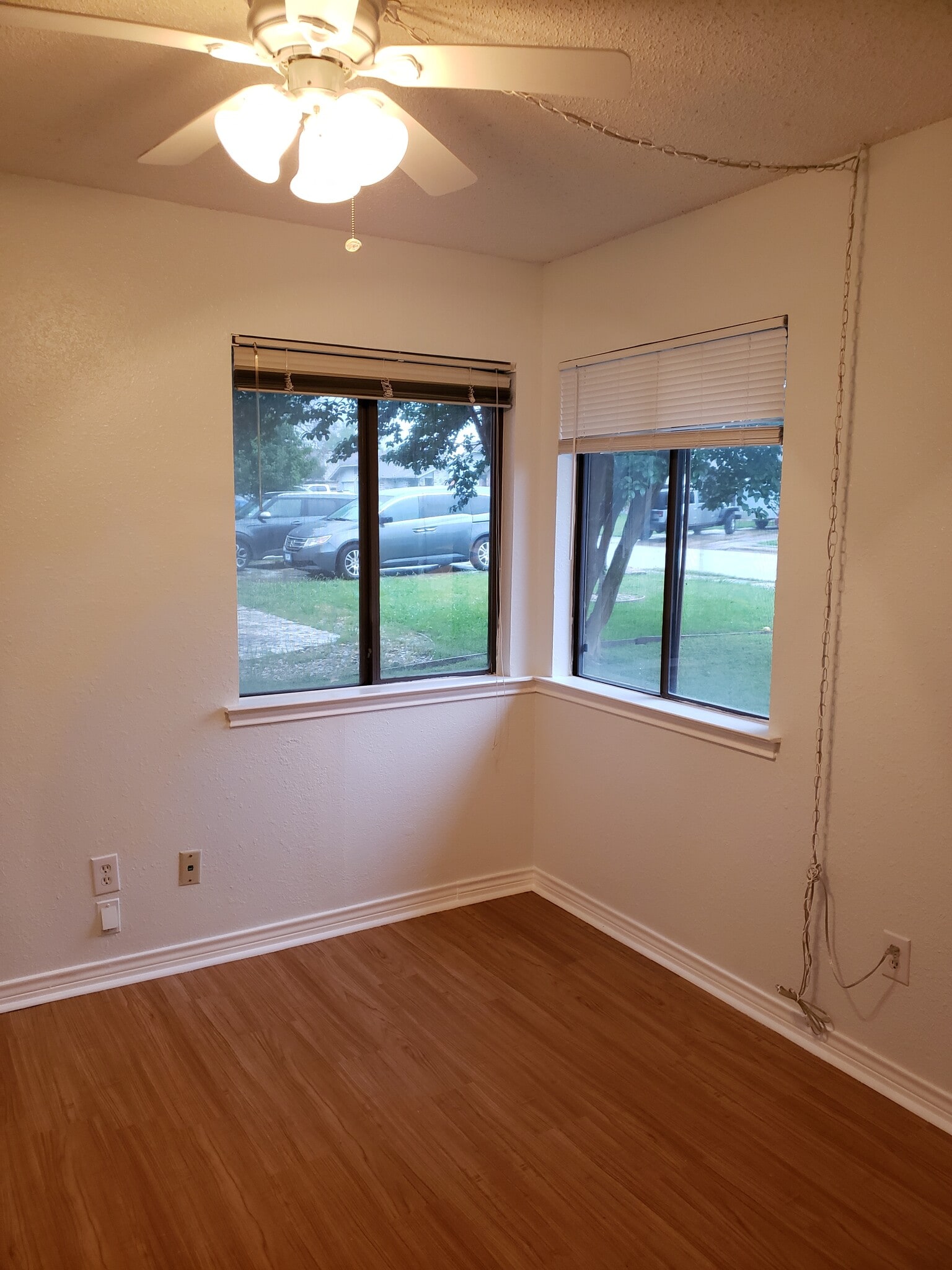 Building Photo - 915 Hyridge St