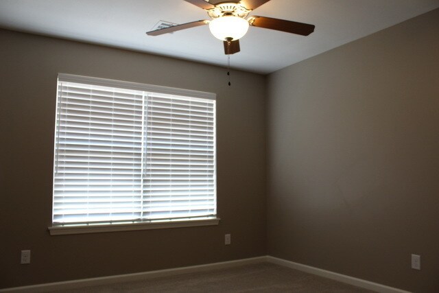 Building Photo - Beautiful 3 Bedroom, 2 Bath home for rent, short drive to Ft. Riley!