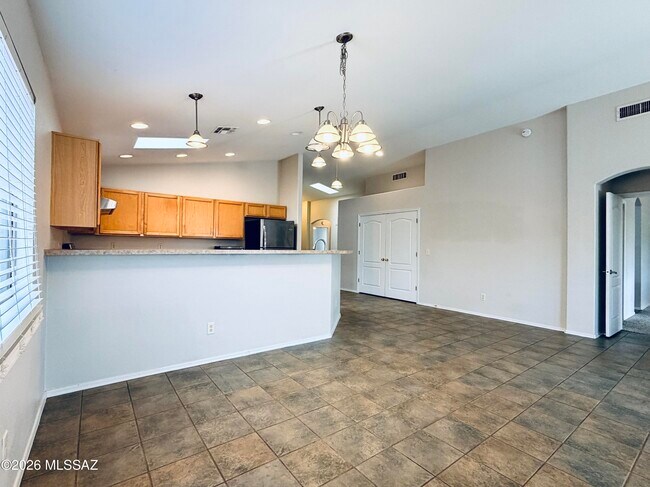 Building Photo - 2875 W Simplicity Dr