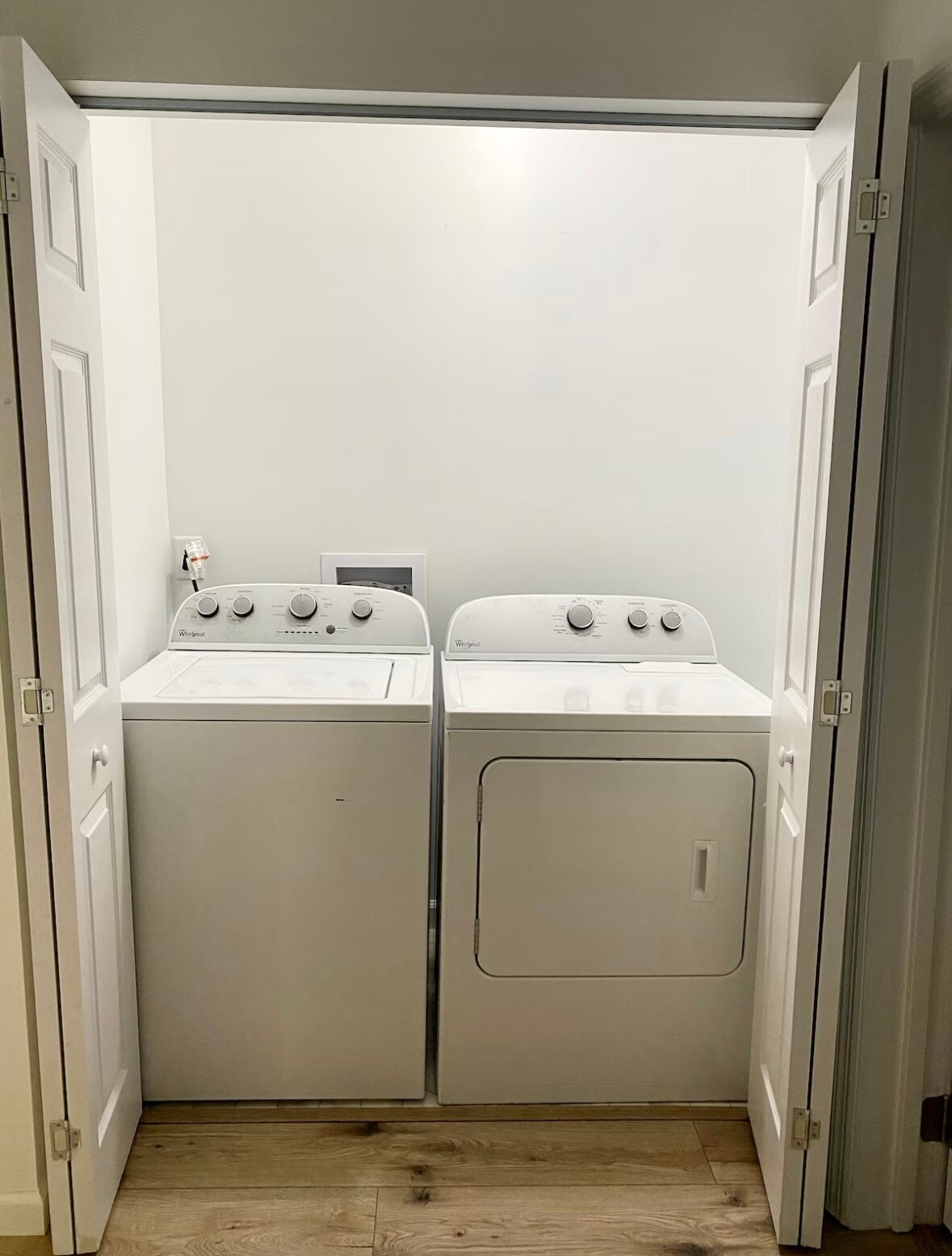 Building Photo - 312 Rosedale Ave