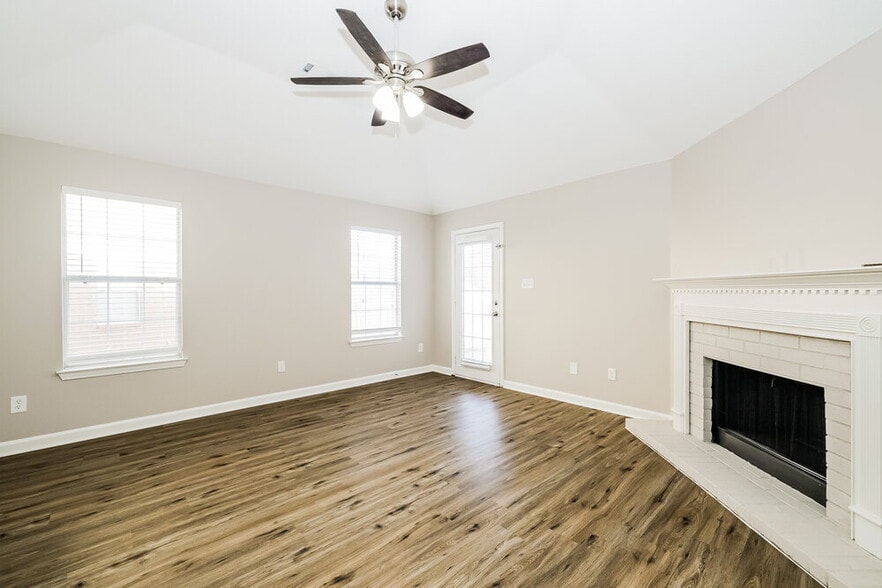 Building Photo - 1044 Cross Wood Ln