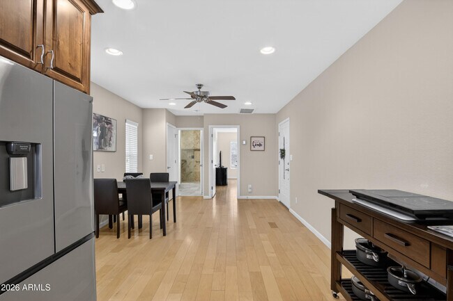 Building Photo - 1128 E Rowlands Ln