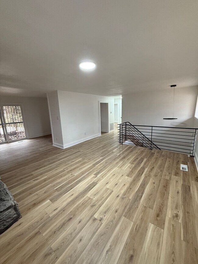 Building Photo - Beautifully Remodeled 4-Bedroom, 2-Bathroom Home with Modern Finishes in Benton!