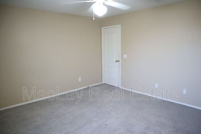 Building Photo - 6917 W St Charles Ave