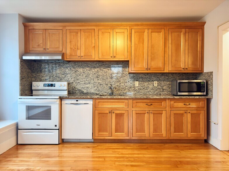 Building Photo - 253 Humphrey St