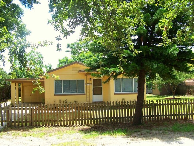 Building Photo - 1615 Crocker Ave