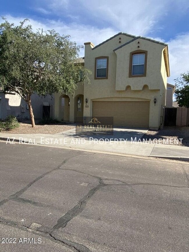 Primary Photo - 1027 E La Salle St