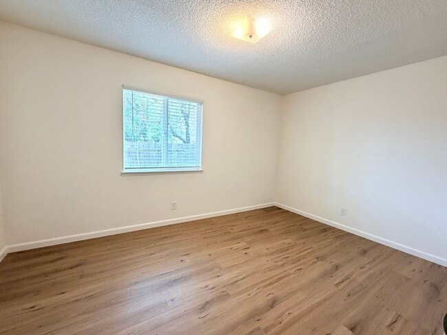 Building Photo - 814 Aspen Dr