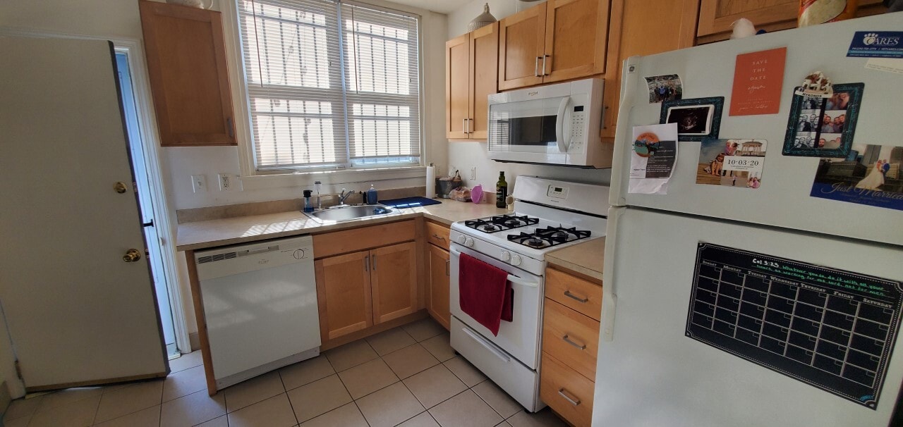 Building Photo - 1818 Montrose St