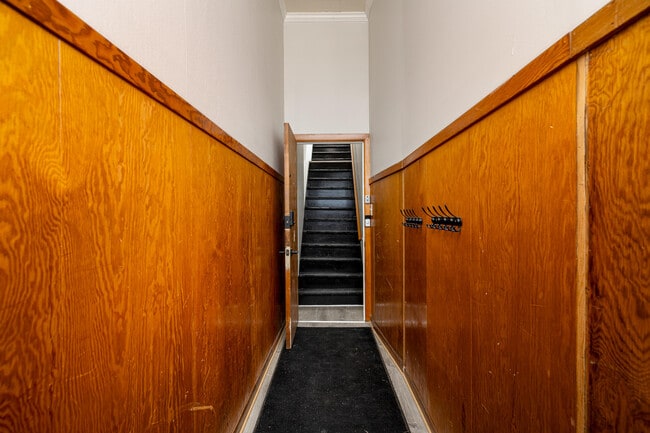 Building Photo - 117 Pearl St