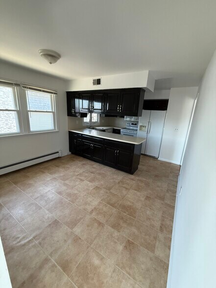 Building Photo - 1278 River Rd