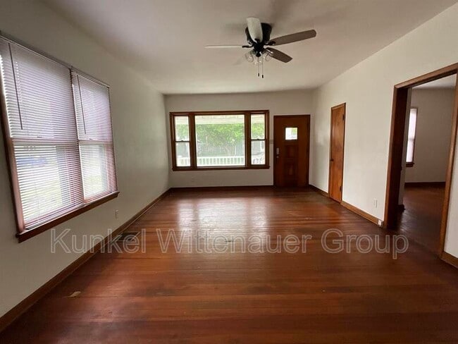 Building Photo - 310 E Washington St