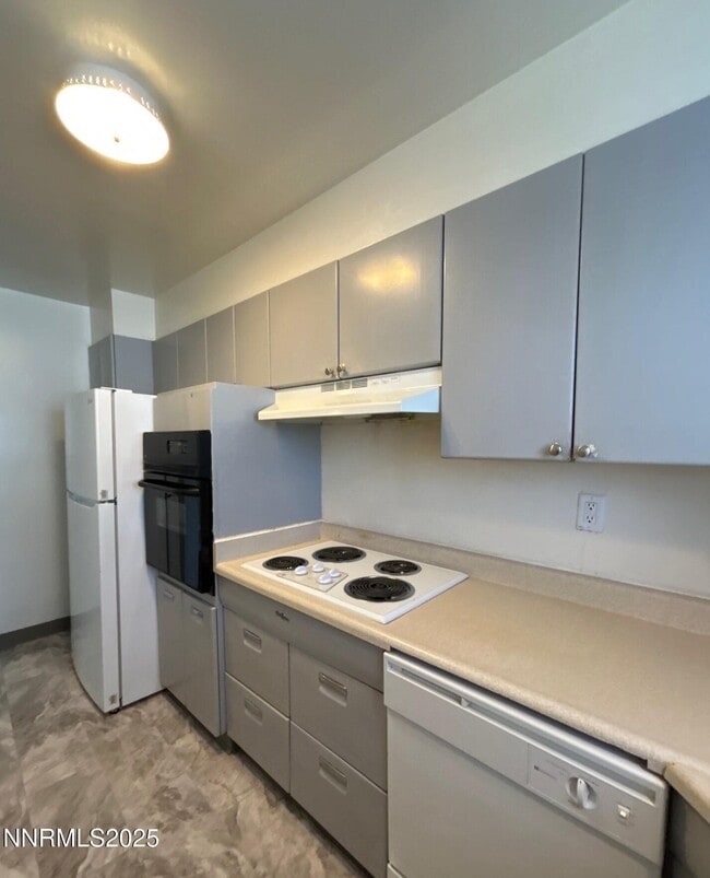 Building Photo - 236 18th St