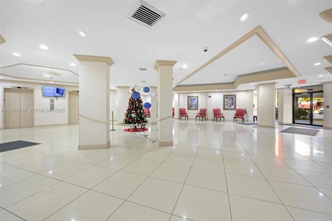 Building Photo - 1300 NE Miami Gardens Dr