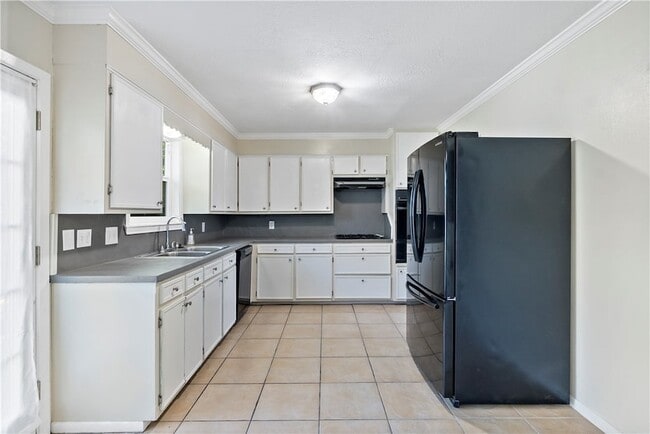 Building Photo - 2703 Allen Forest Dr