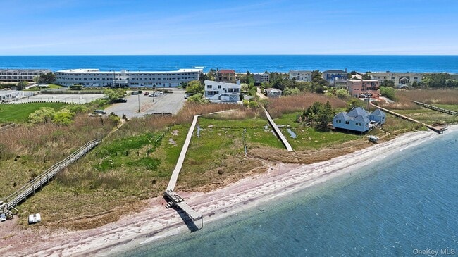 Building Photo - 588 Dune Rd