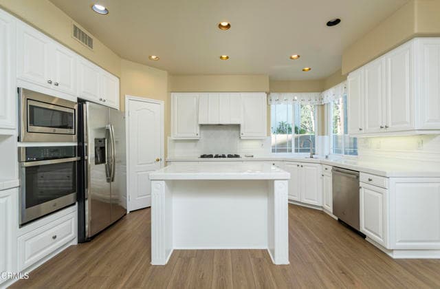 Building Photo - 801 La Vina Ln