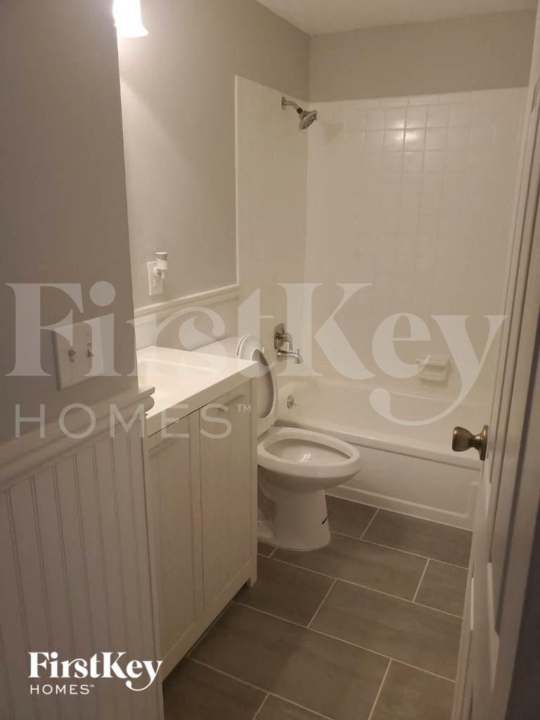 Building Photo - 4207 Edinburgh Dr