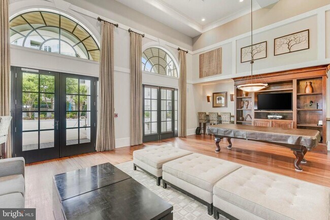 Building Photo - 2465 Army Navy Dr