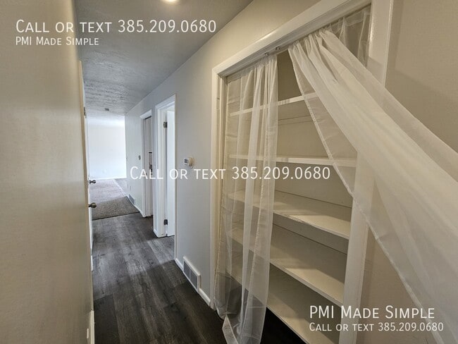 Building Photo - 260 S 400 E