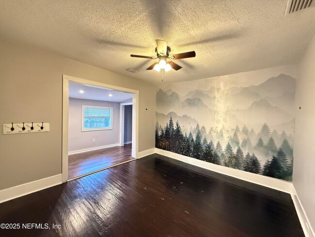Building Photo - 4541 Woolman Ave