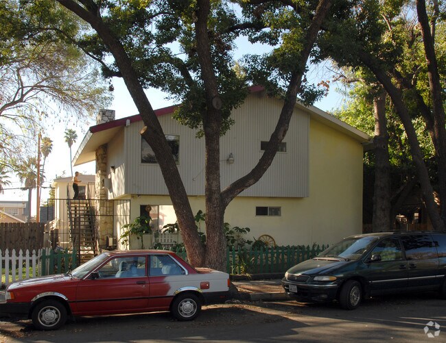 Quinn Apartments 440 E Kingsley Ave Pomona CA 91767 Apartment Finder