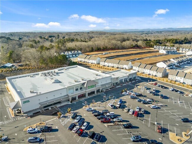 Building Photo - 3811 Brookburn Pk