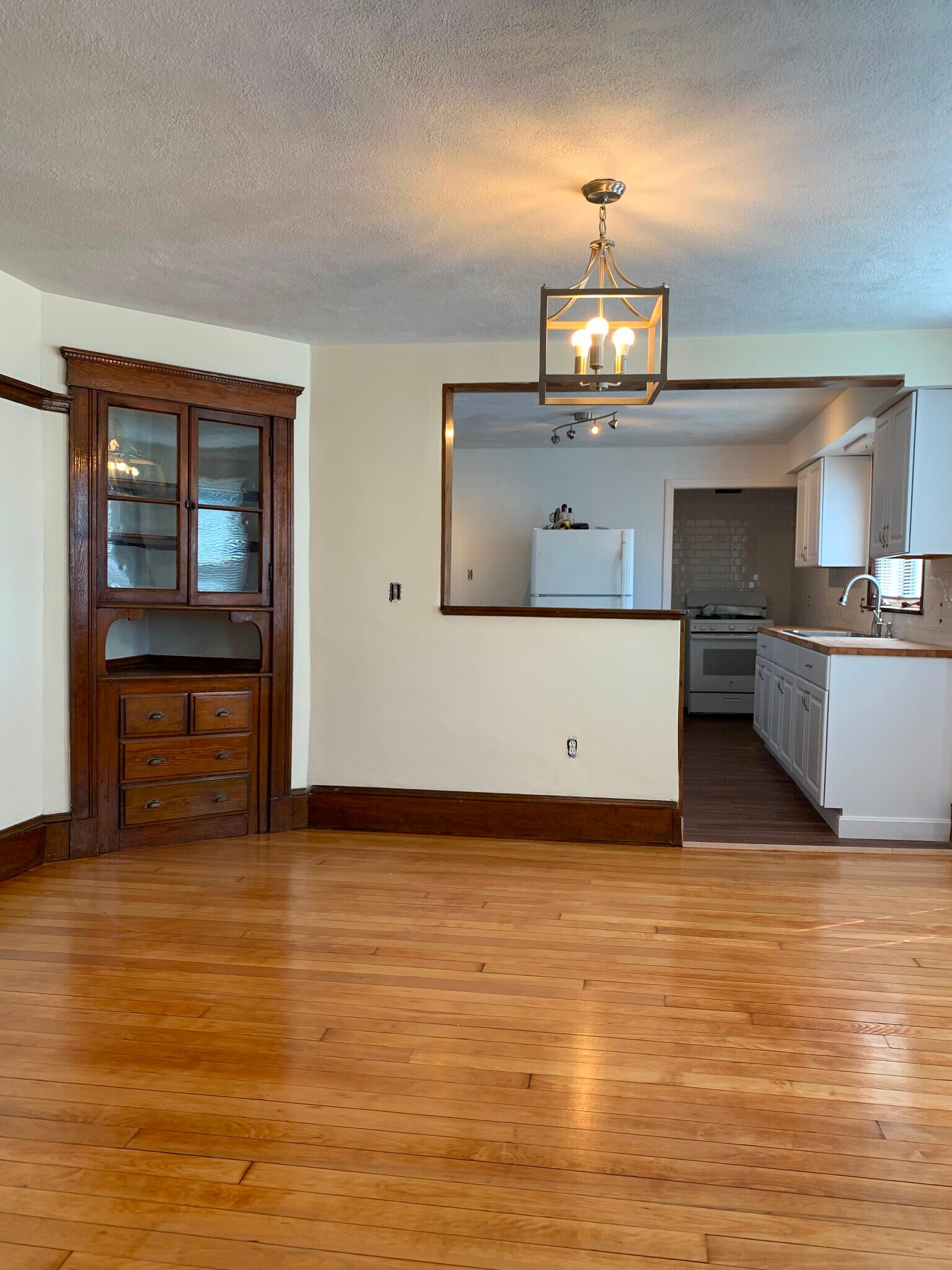 Building Photo - 65 Almont St