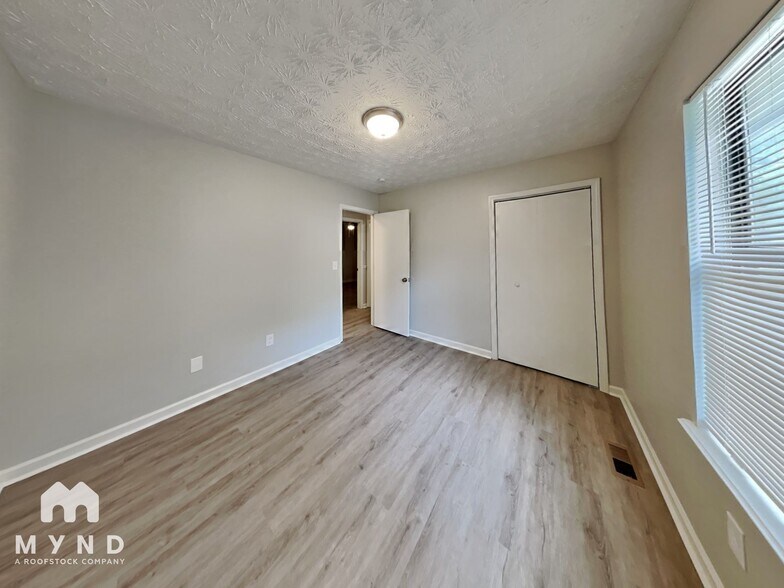 Building Photo - 2605 Winding Creek Dr