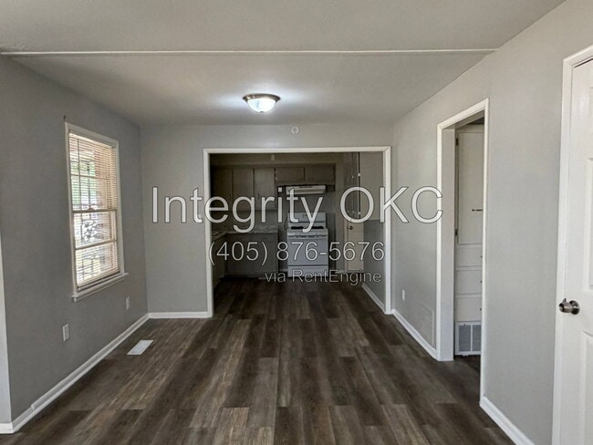 Building Photo - 2548 SW 48th St