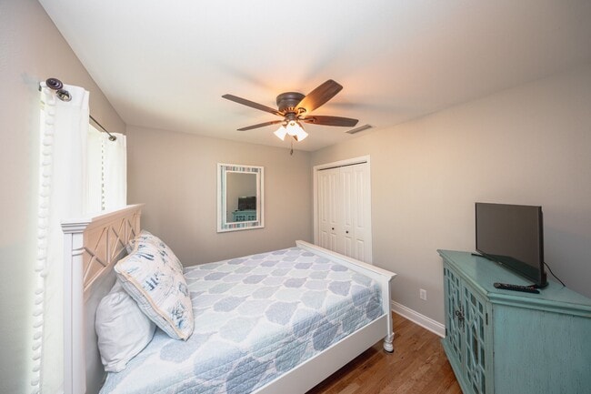 Building Photo - 2633 Bay Grove Rd