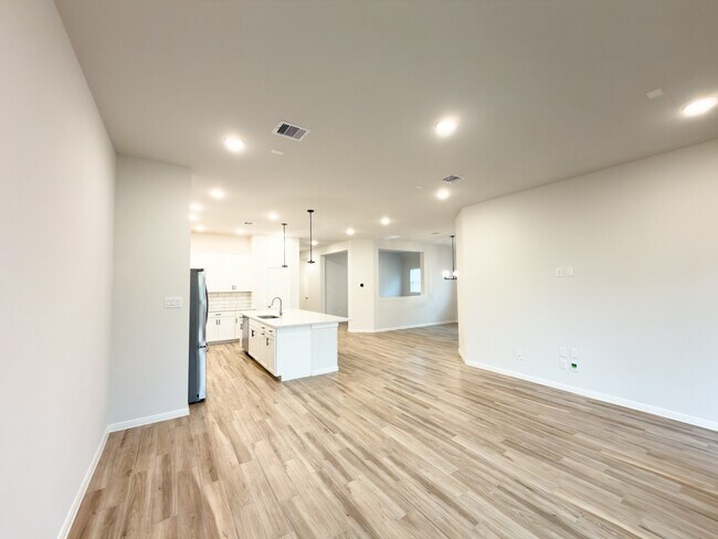 Building Photo - 42504 Rustico Rd