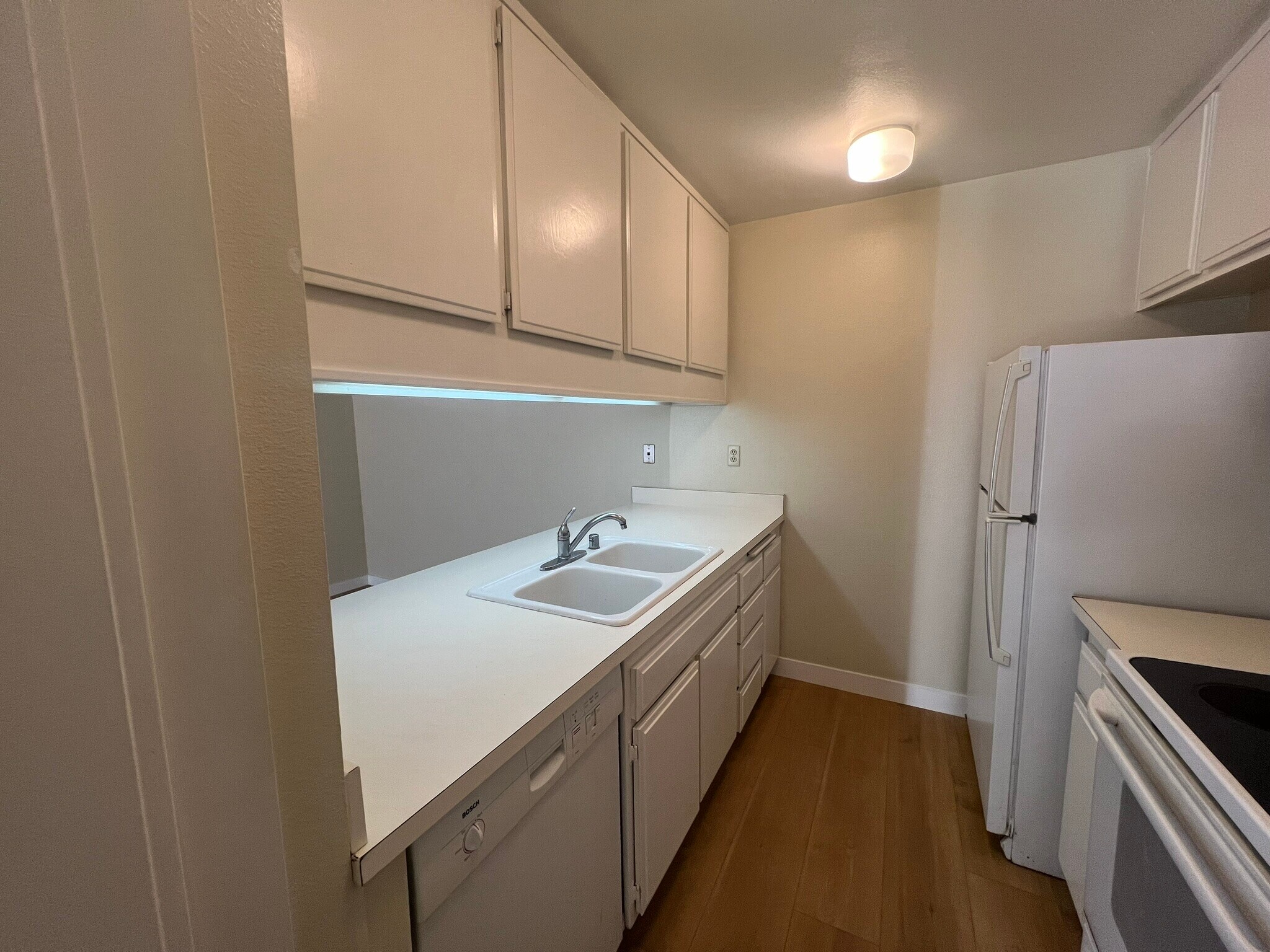 Building Photo - 28549 Conejo View Dr