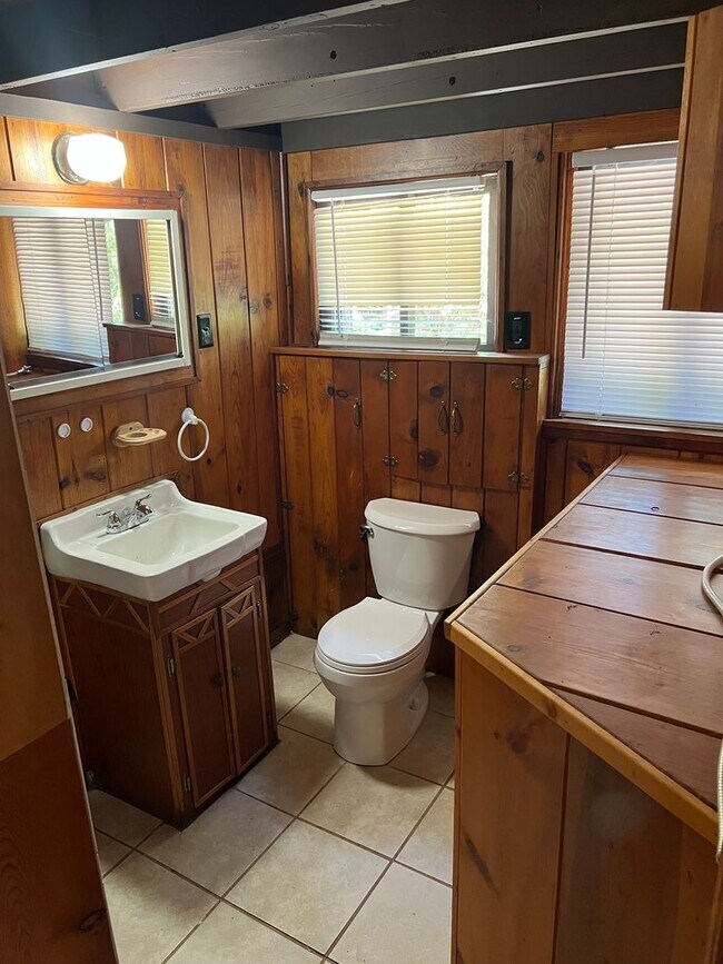 Building Photo - River Pines Home