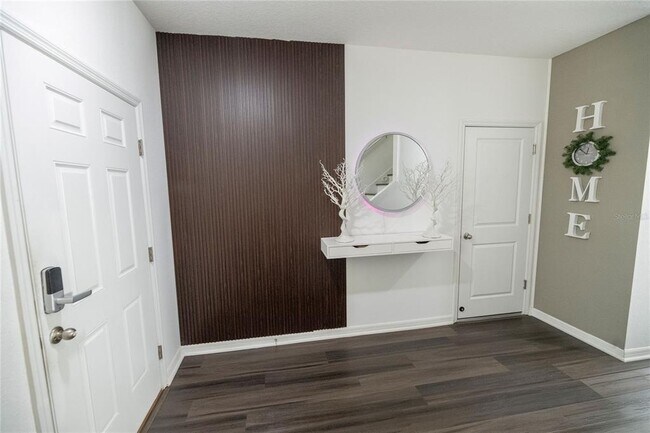 Building Photo - 844 Grandin St